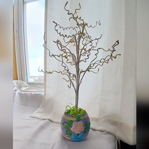 Easter tree with 38 wooden Easter ornaments